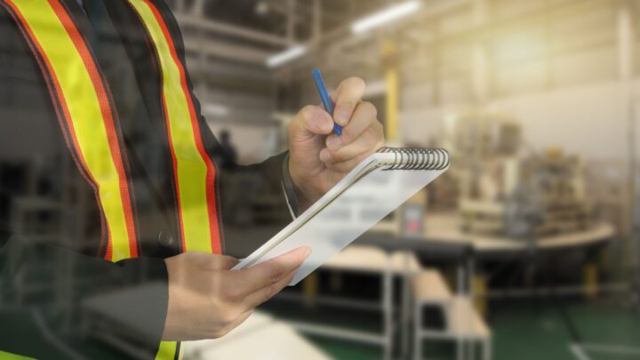 Broj zaposlenih i propisa raste, a broj inspektora pada